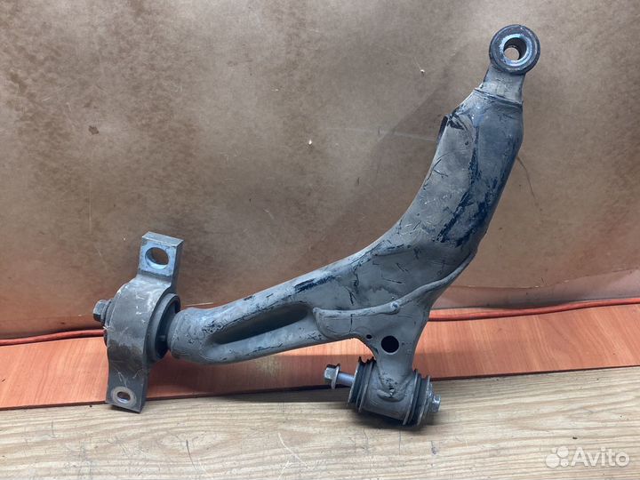 Передний нижний рычаг правый Lexus IS250 IS300h 15