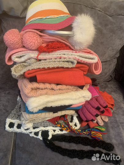 Пакет шапок шарфов и тд для девочки 140-164