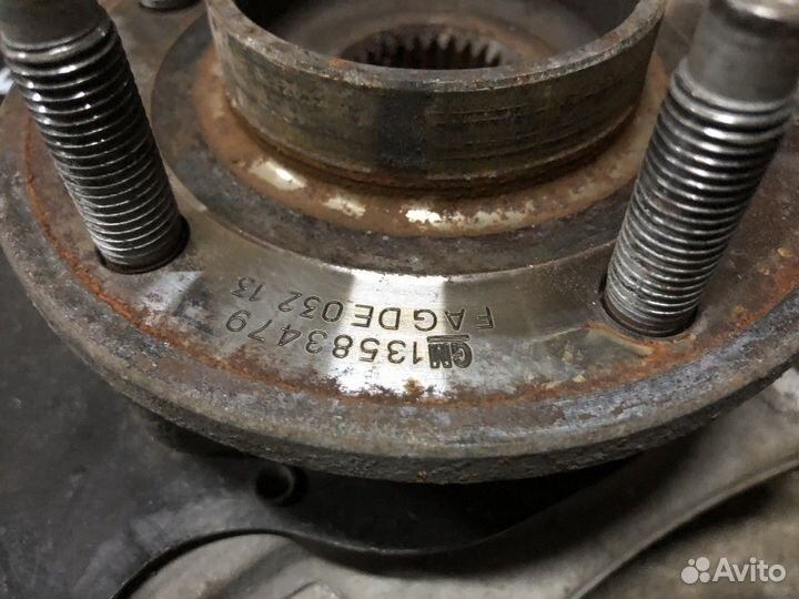 Кулак поворотный передний левый (Opel Astra)