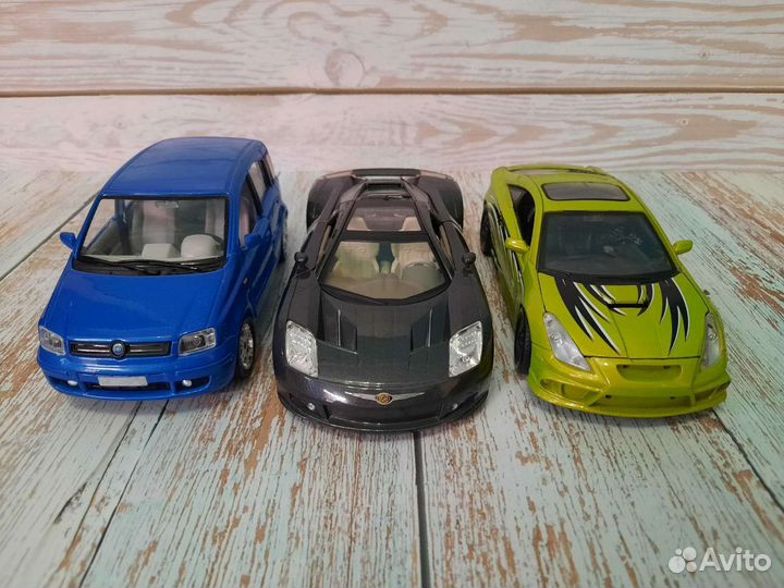 Модели автомобилей коллекционные 1/24