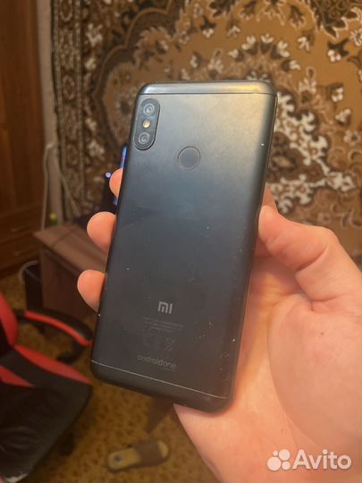 Xiaomi Mi A2 Lite Android One, 3/32 ГБ