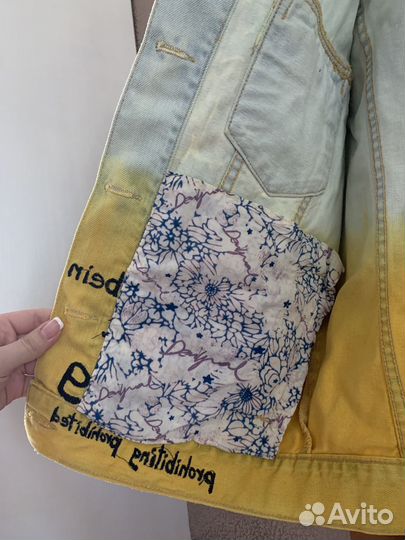 Джинсовка с росписью desigual