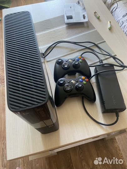 Игровая приставка xbox 360E