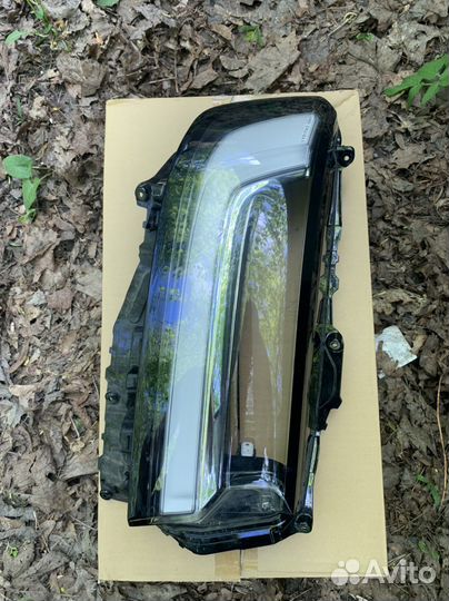 Правое стекло фары LC 300 Land Cruiser 300 2021г