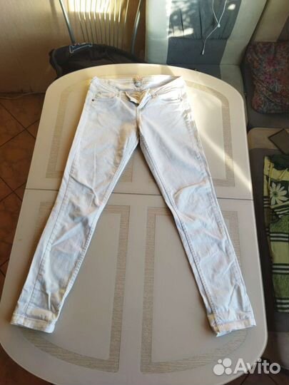 Джинсы Bershka