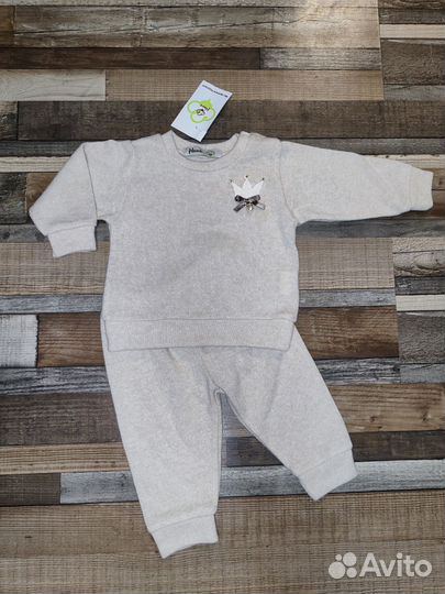 Бежевый костюм 62 для девочки