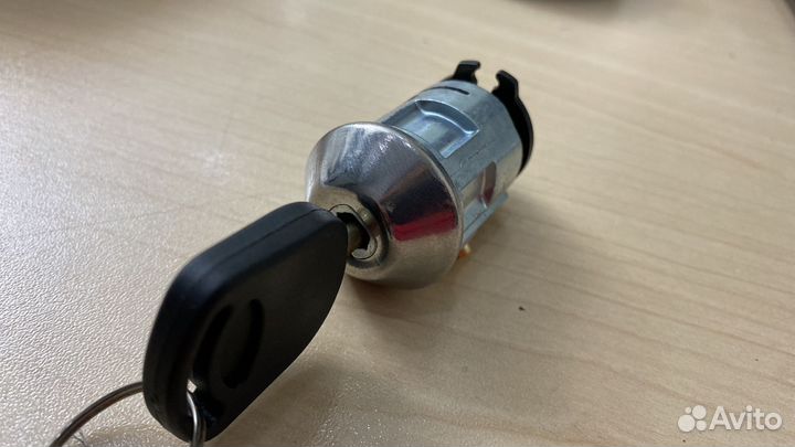 Личинка замка зажигания Ford Форд focus 1