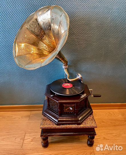 Граммофон ручной работы