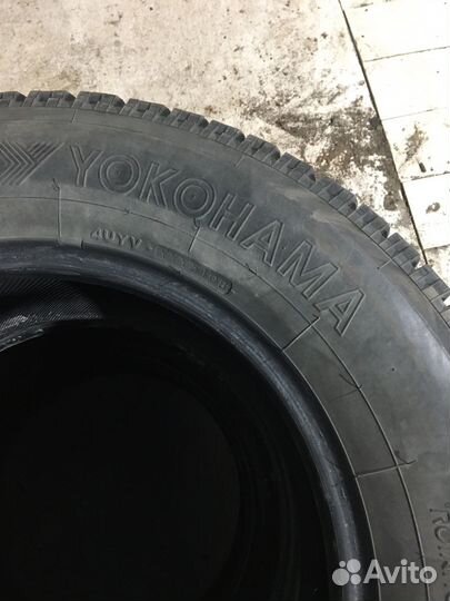 Yokohama Ice Guard F700Z 215/70 R16