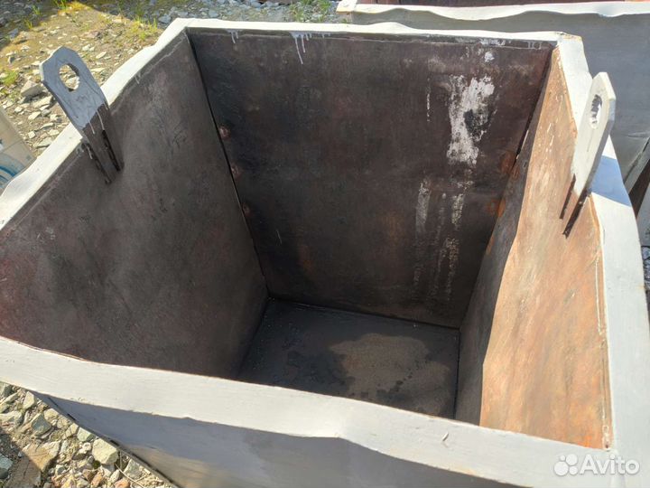 Мусорный контейнер, бак