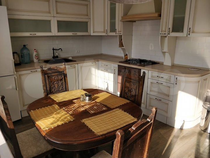 2-к. квартира, 110 м², 1/3 эт.