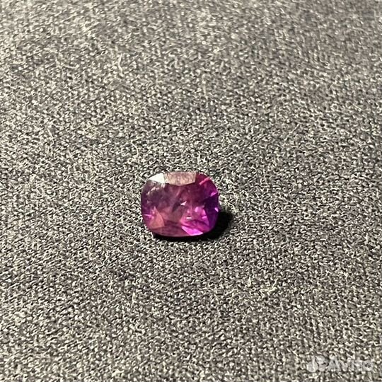 Фиолетовый сапфир