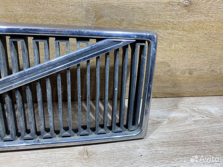 Решетка радиатора Volvo 740 Арт. 130454