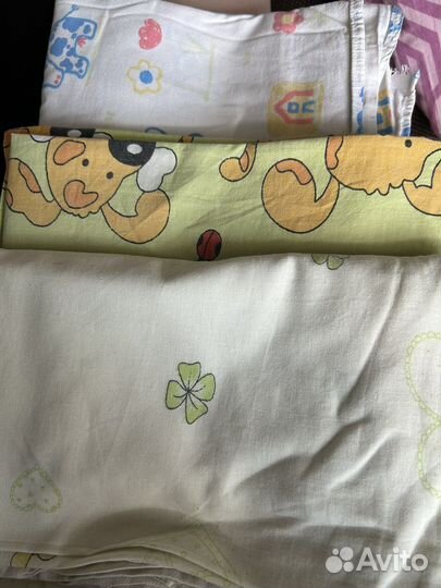 Продам простыни в детскую кроватку