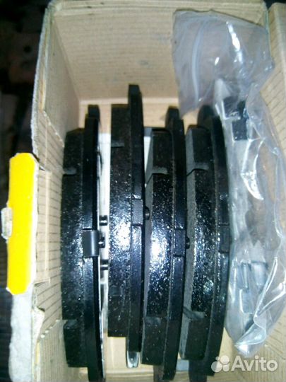 Продам колодки на Митсубиси Галант