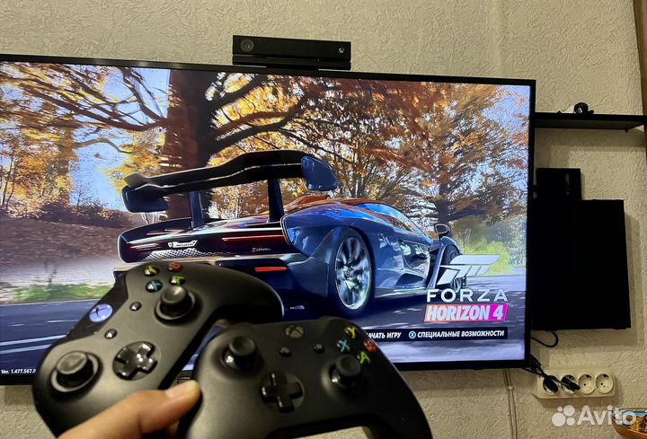Xbox One X 1tb + Kinect + 2 гемпада