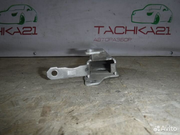 Кронштейн радиатора левый BMW X1 F48 (2015-2019)