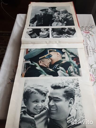 Альбом СССР с вырезками из журналов о космонавтах