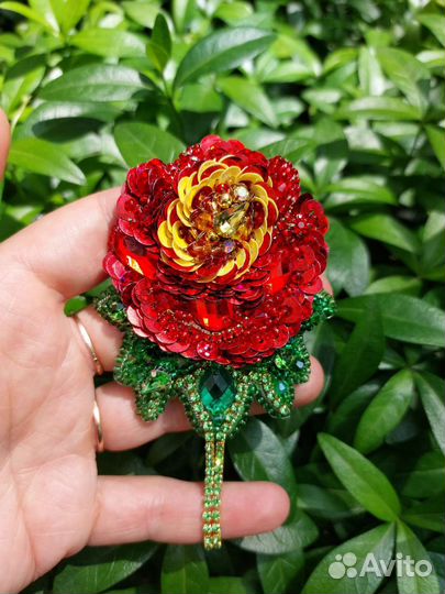 Брошь ручной работы
