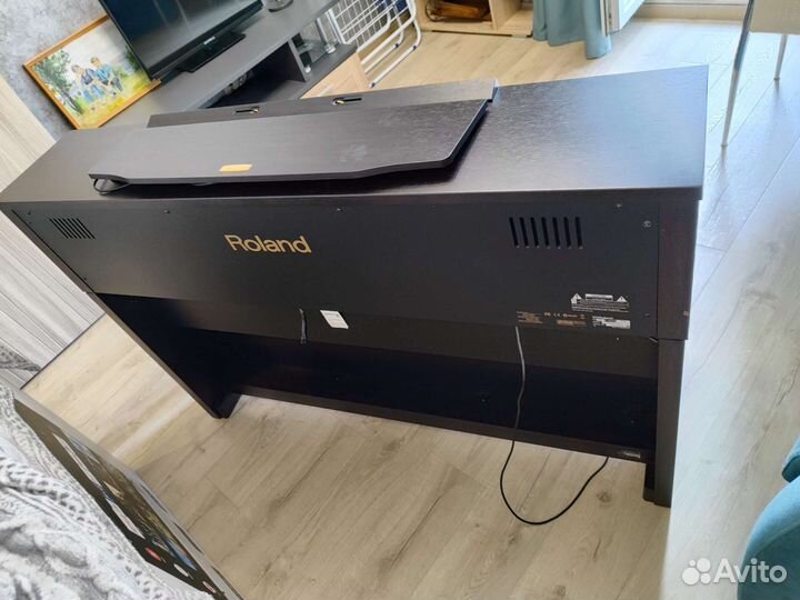 Продам цифровое пианино Roland HP 508-RW CJ