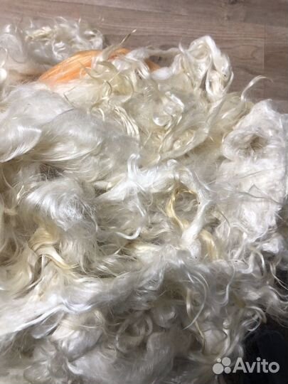 Пух козий белого цвета