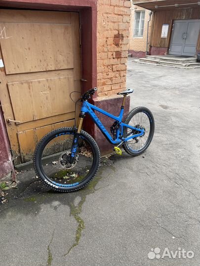 Pivot Switchblade 2022