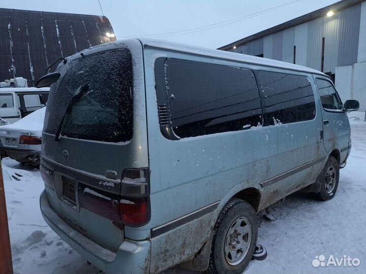 Авто в разбор на запчасти Toyota Hiace