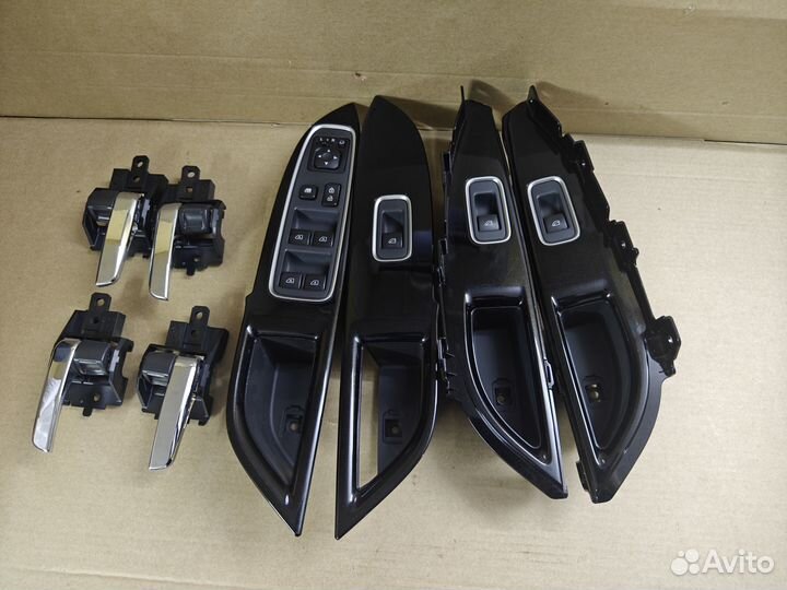 Вставки в двери, ручки Outlander 3 комплект