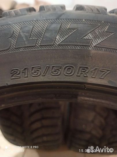 Bridgestone Blizzak Spike-01 215/50 R17 91T