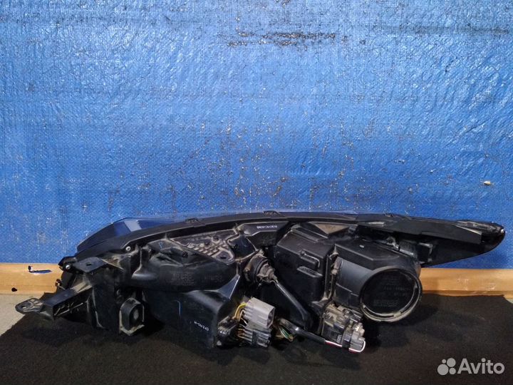 Фара правая Pajero Sport 3