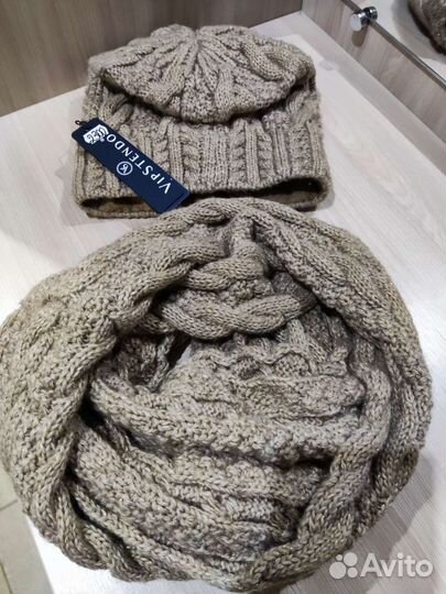 Комплект шапка и снуд женский