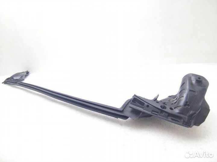 Уплотнитель стекла двери задний левый