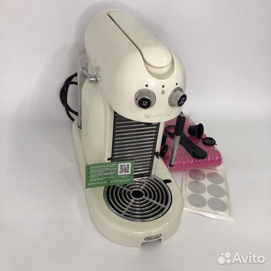 Кофемашина Nespesso капсульная с набором