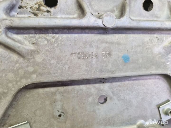 Кронштейн передней балки infiniti Q50 V37