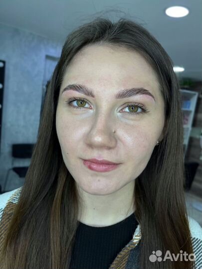 Модель на окрашивание и ламинирование бровей
