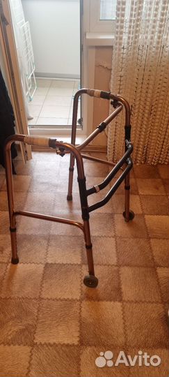 Ходунки для взрослых с колёсами