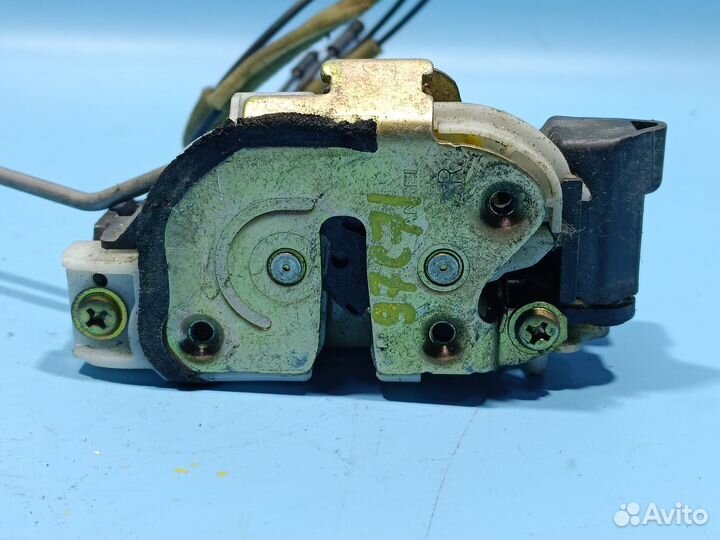 Замок двери задний правый для Mitsubishi Grandis