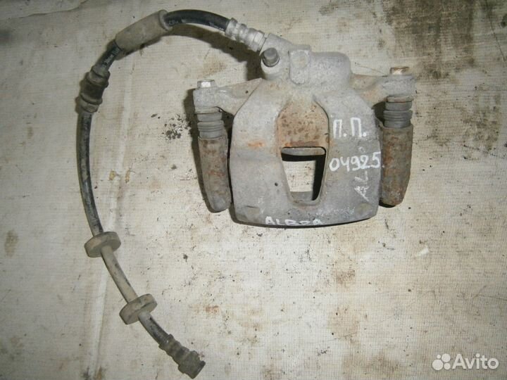 Суппорт передний правый Fiat Albea 2003) Оригиналь