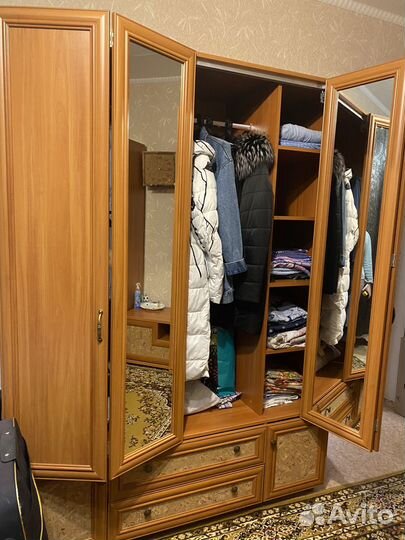 Спальный гарнитур