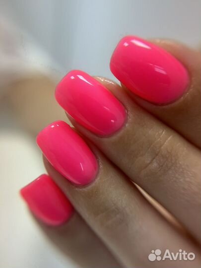 Маникюр, педикюр, наращивание ногтей