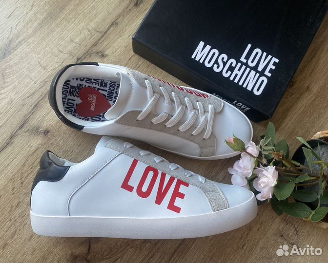 Кеды сникерсы новые белые кожа 38 р. Love Moschino