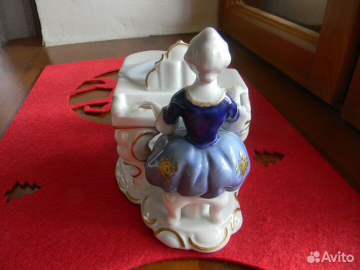 Статуэтка фарфоровая Германия