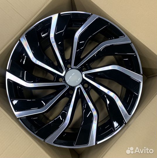 Диски для Volkswagen Passat R18