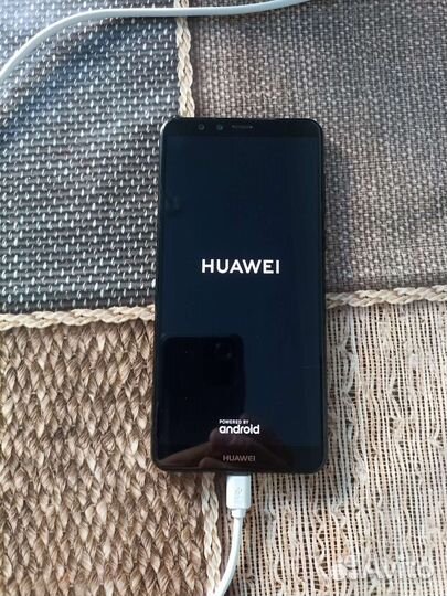 Телефон Huawei Y9 2018