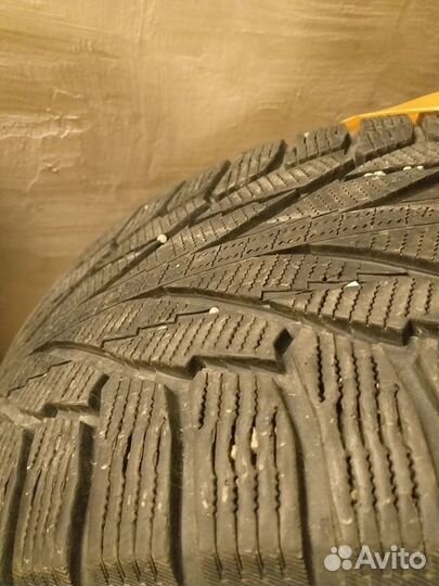 Nokian Tyres Hakkapeliitta R2 275/45 R20