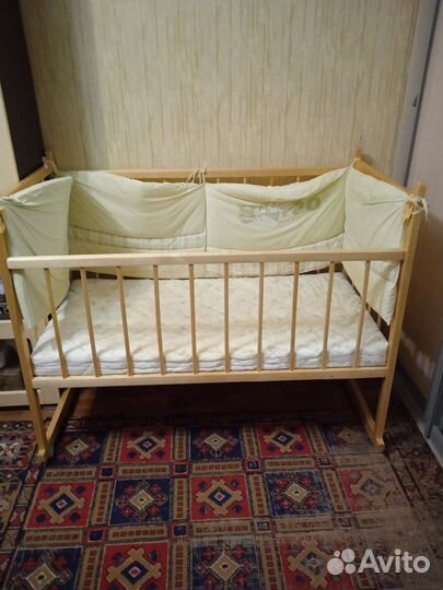 Детская кроватка