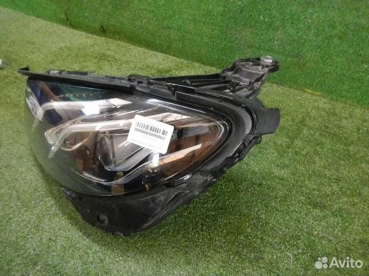 Фара левая Mercedes-Benz E-Class