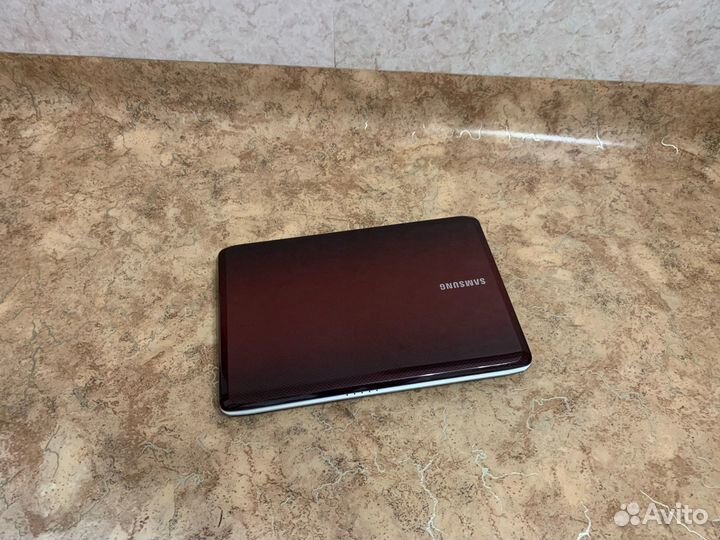 Фирменный Ноутбук Samsung Core i5 6GB RAM,HDD500GB