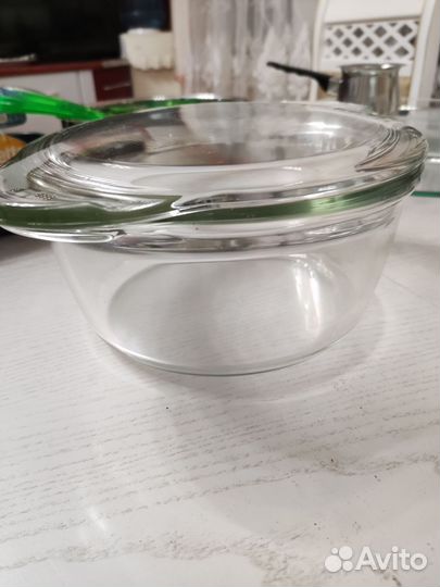 Стеклянная кастрюля
