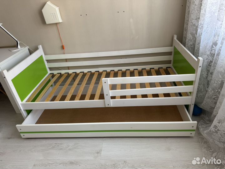 Детская кровать с матрасом